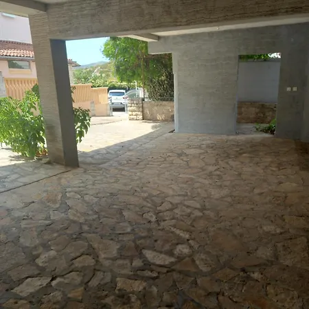 Διαμέρισμα Mara *